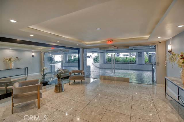 West Hollywood, CA 90069,8530 Holloway DR 219