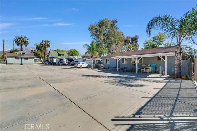 Upland, CA 91786,442 E Arrow 1/2