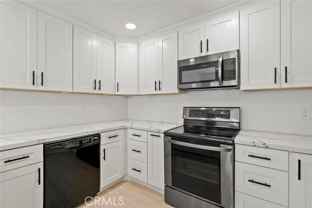 Tustin, CA 92782,195 Gallery WAY
