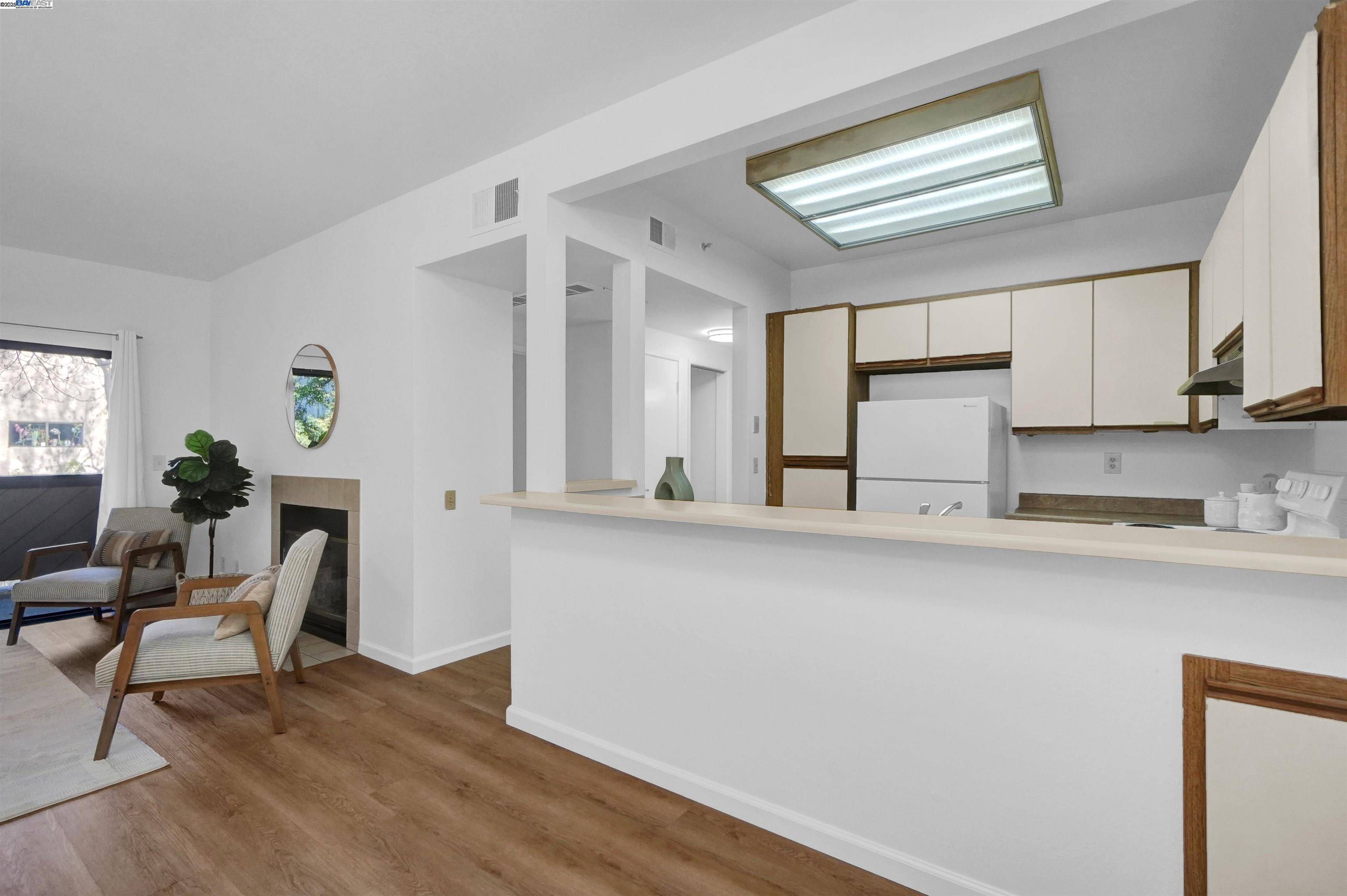 Hayward, CA 94545,25850 Kay Ave 228