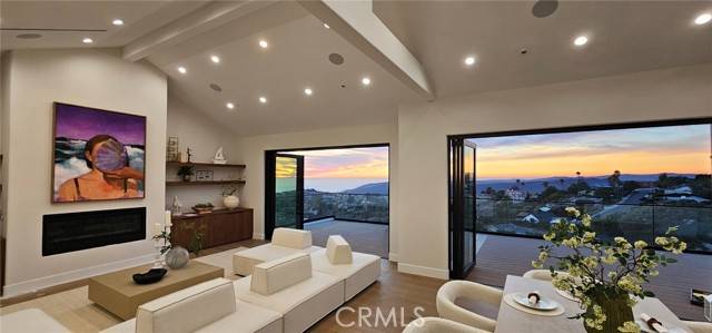 Laguna Beach, CA 92651,3059 Cresta WAY