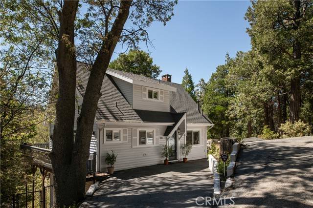 Lake Arrowhead, CA 92352,231 Crest CIR