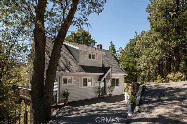Lake Arrowhead, CA 92352,231 Crest CIR