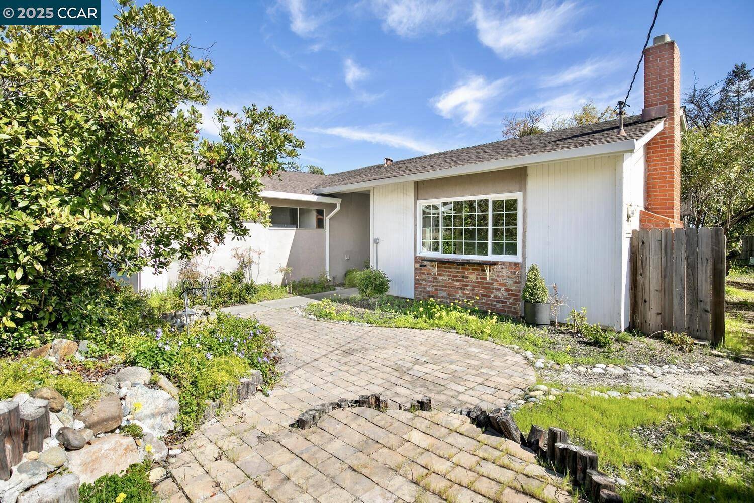 Martinez, CA 94553,16 Lagunita Ct