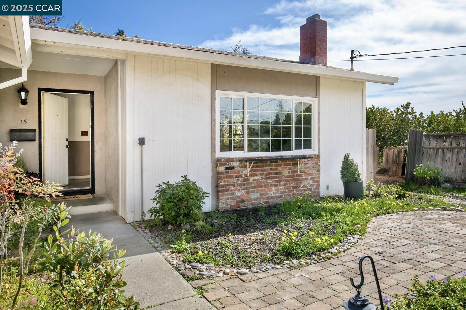 Martinez, CA 94553,16 Lagunita Ct