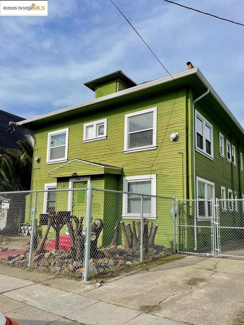 Oakland, CA 94601,3506 San Leandro ST