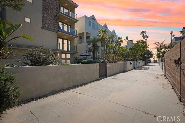 Marina Del Rey, CA 90292,24 Voyage ST 2