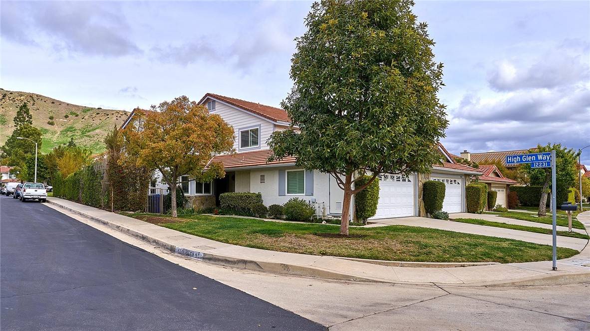 Porter Ranch, CA 91326,19545 Shadow Springs WAY