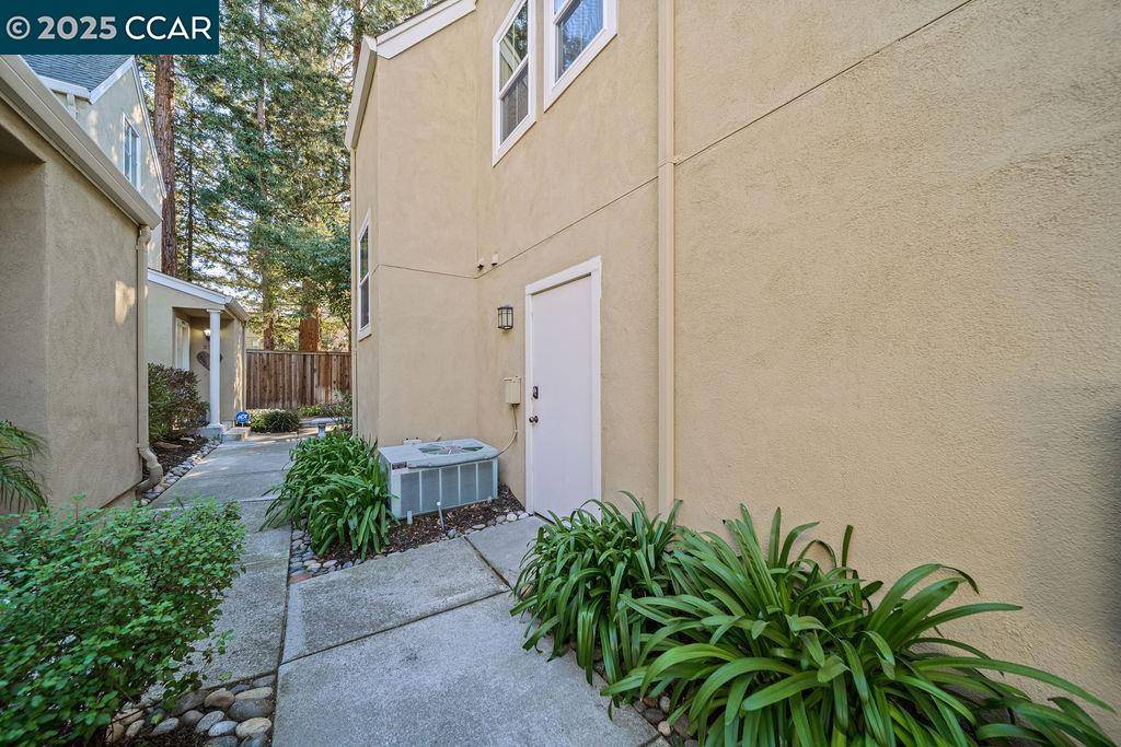 Walnut Creek, CA 94597,267 Kingston WAY
