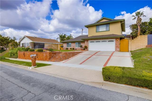 Brea, CA 92821,379 Glenoaks ST