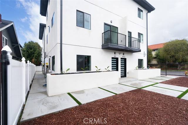 Los Angeles, CA 90004,441 N Harvard BLD
