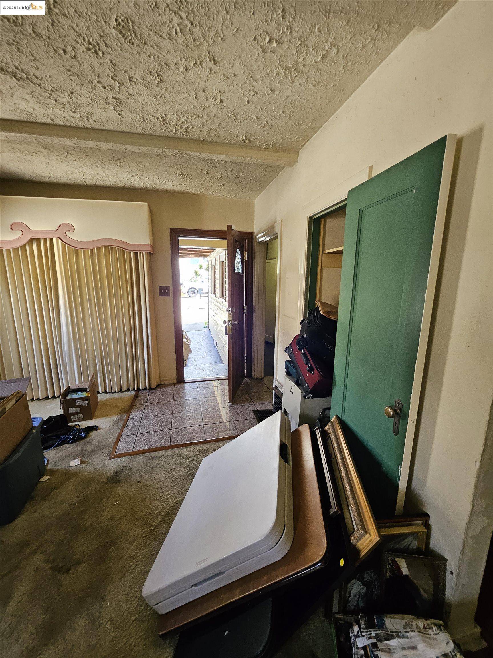 Oakland, CA 94605,7807 Outlook Ave