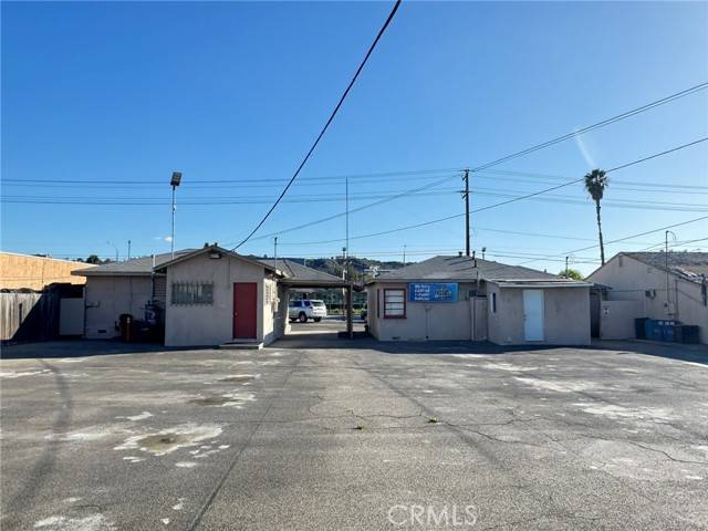 La Puente, CA 91744,15943 Amar RD