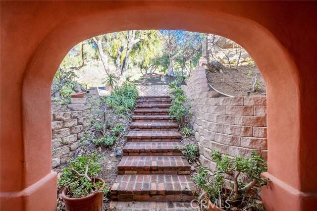 Malibu, CA 90265,135 Loma Metisse RD
