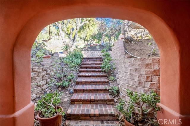 Malibu, CA 90265,135 Loma Metisse RD