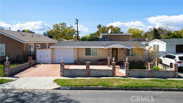 Panorama City, CA 91402,8252 Redbush LN