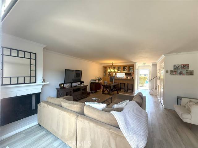 Costa Mesa, CA 92627,445 Gloucester DR 35