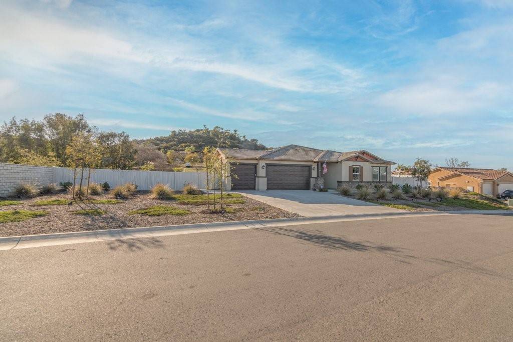 Valley Center, CA 92082,27911 Evergreen WAY