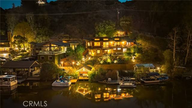 Agoura Hills, CA 91301,2106 Lakeshore DR