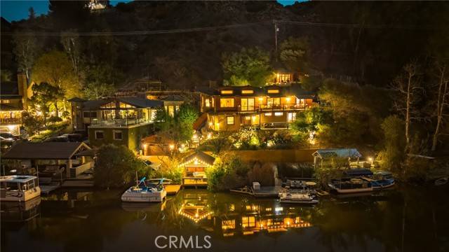 Agoura Hills, CA 91301,2106 Lakeshore DR