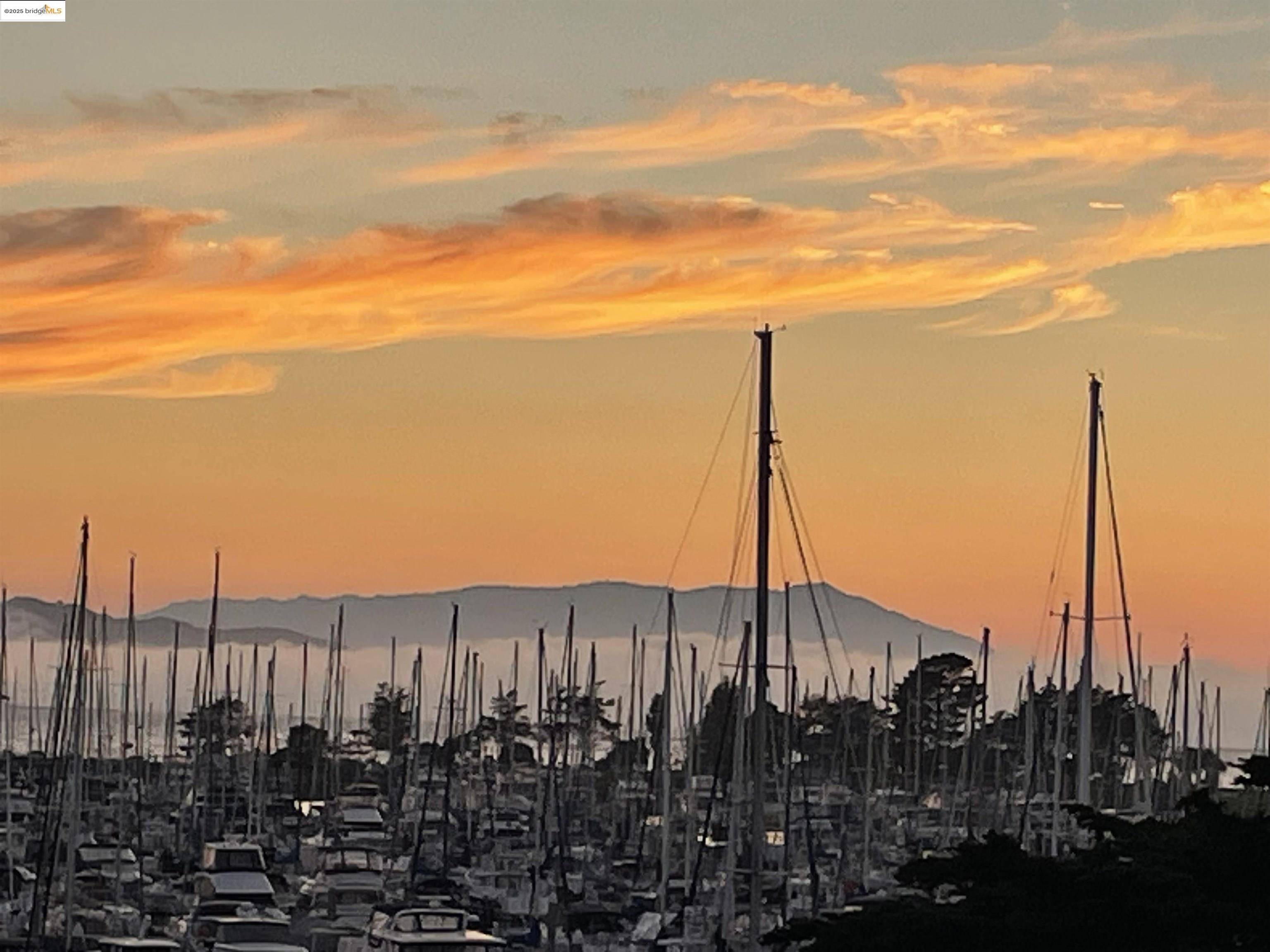 Emeryville, CA 94608,2 Anchor Dr F379