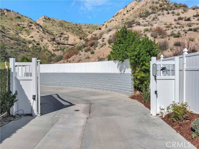 Canyon Country, CA 91387,30555 Jasmine Valley DR