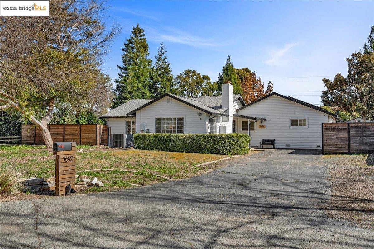 Concord, CA 94521,1692 Manor Ln