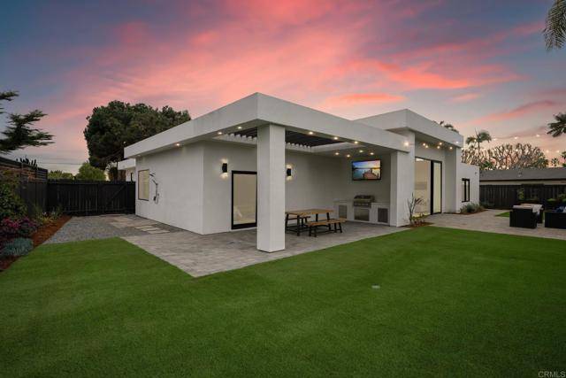 Solana Beach, CA 92075,810 Seabright LN
