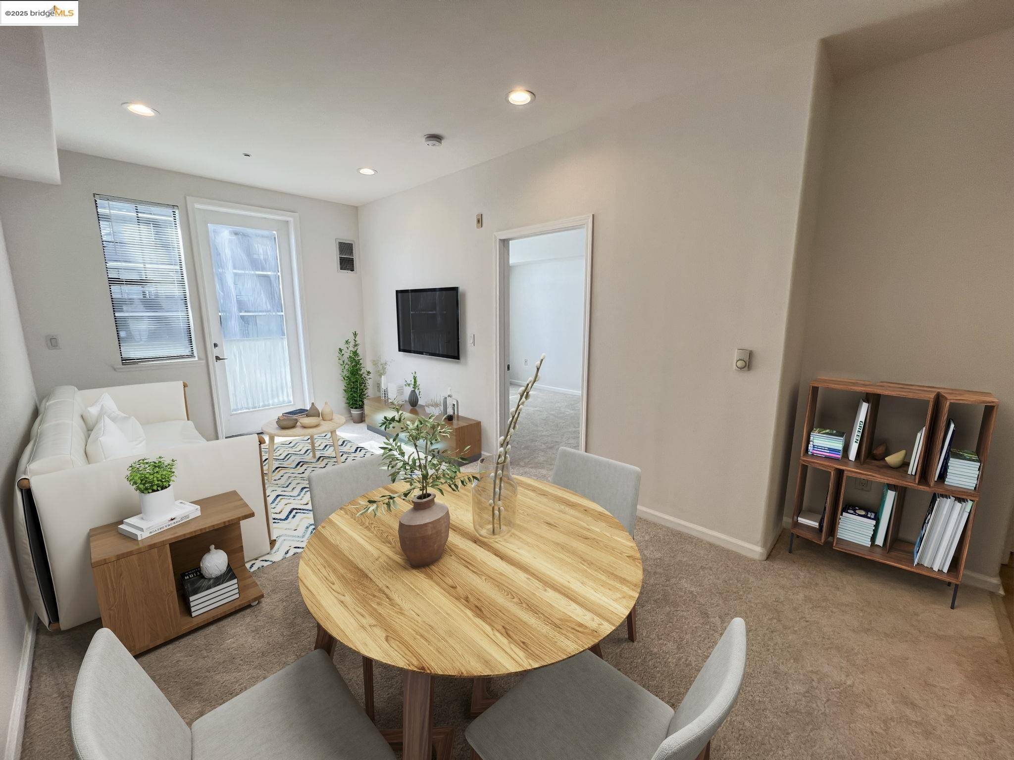 Oakland, CA 94607,989 Franklin St 621