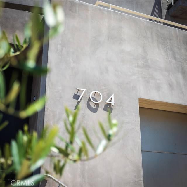 Laguna Beach, CA 92651,704 Nyes PL