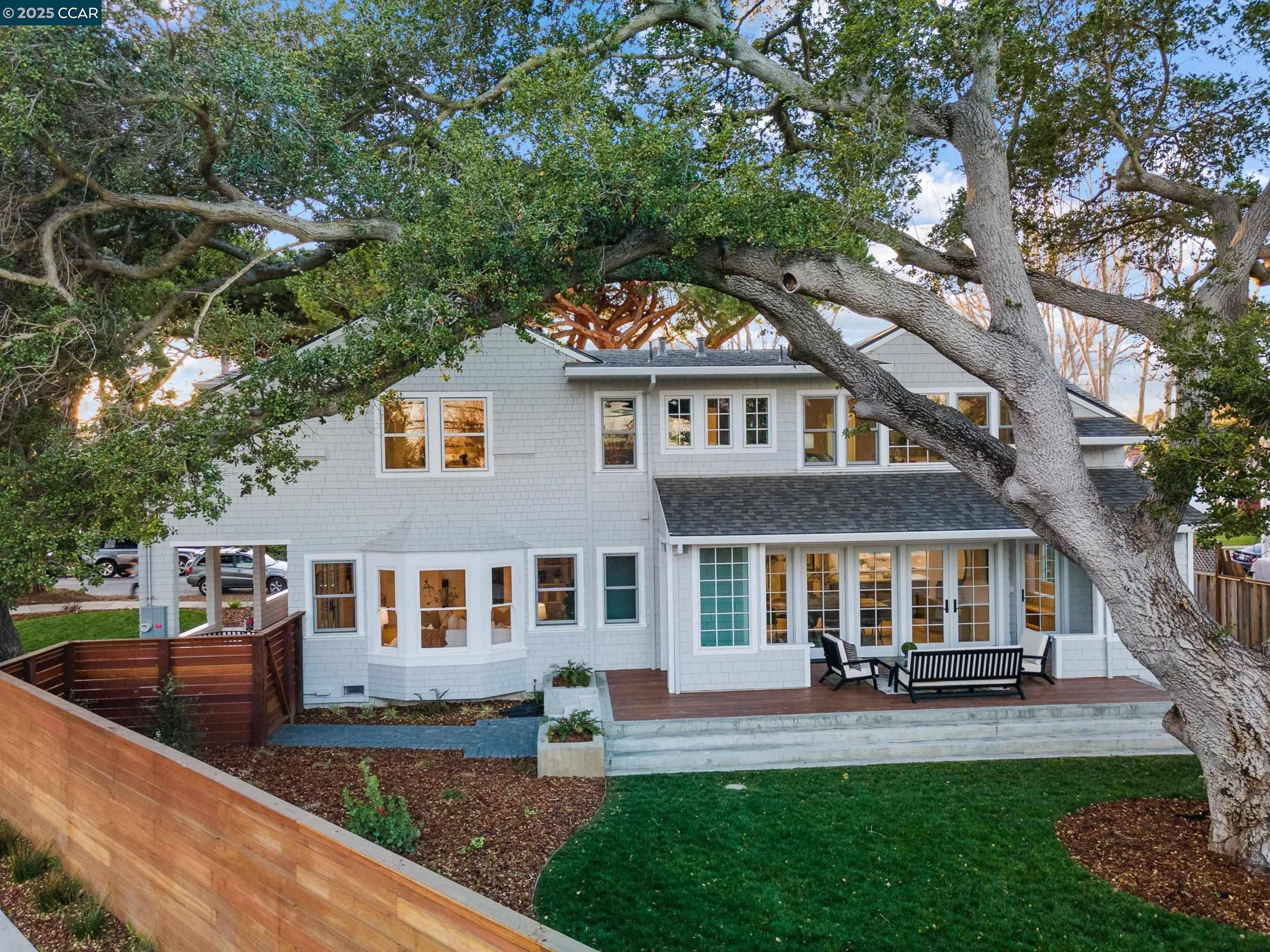 Burlingame, CA 94010,524 Oak Grove Ave.
