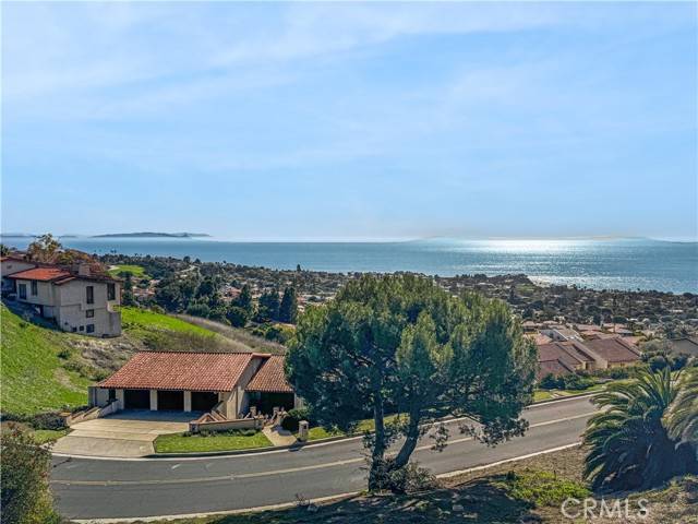 Palos Verdes Estates, CA 90274,1364 Via Coronel