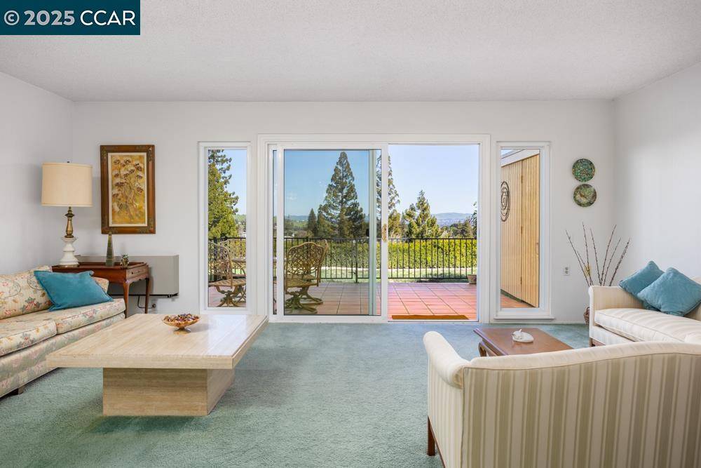Walnut Creek, CA 94595,1817 Skycrest Dr 4