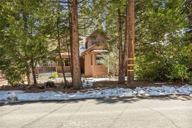 Lake Arrowhead, CA 92352,275 Heliotrope DR