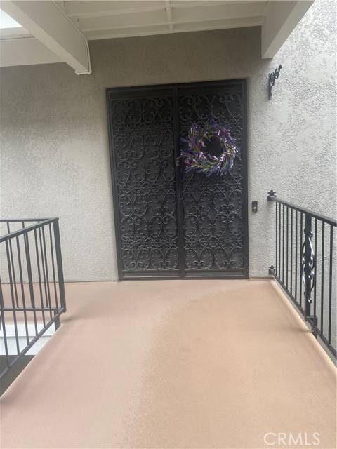 Laguna Woods, CA 92637,2405 Via Mariposa 2G