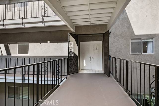 Laguna Woods, CA 92637,2405 Via Mariposa 2G