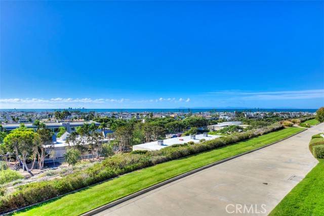 Newport Beach, CA 92663,270 Cagney LN 206