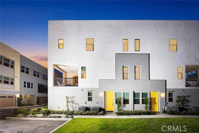 Montebello, CA 90640,1128 Poppy CT