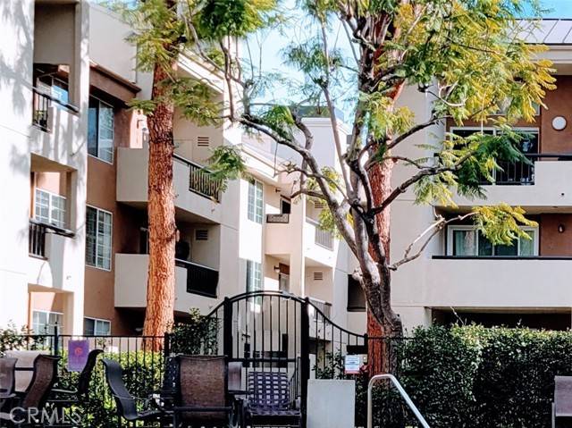 Woodland Hills, CA 91367,21400 Burbank BLD 110