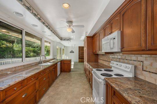 Palos Verdes Estates, CA 90274,1544 Via Boronada
