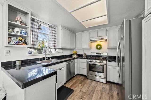 Canyon Country, CA 91351,26905 Flo LN 218