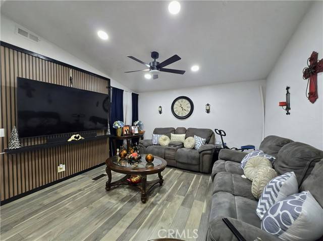 Sylmar, CA 91342,12401 Filmore St Space 618