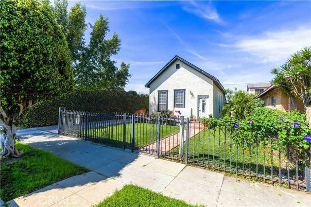 Los Angeles, CA 90065,2613 Loosmore St
