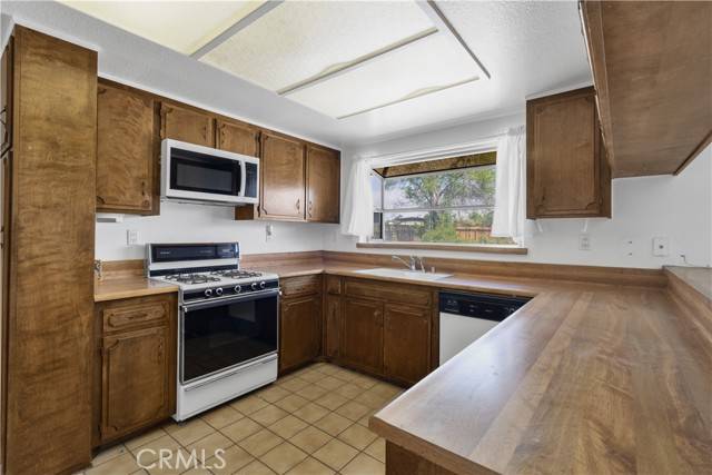 Apple Valley, CA 92308,11630 Saratoga RD