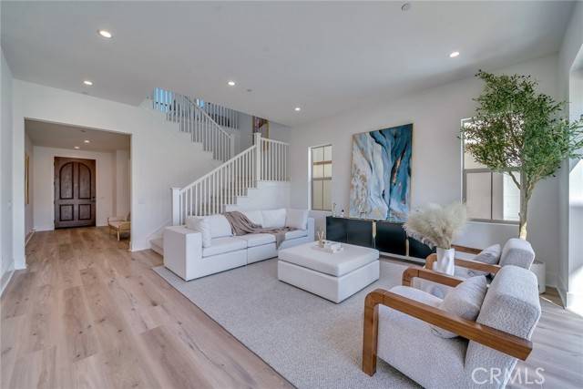Irvine, CA 92618,316 Brimwood