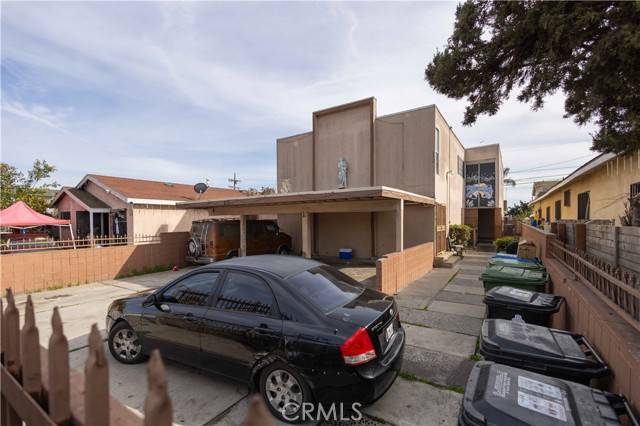 Los Angeles, CA 90003,212 W 84th ST