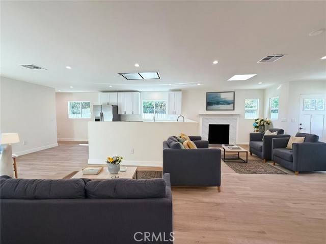 Valley Village, CA 91607,12542 Emelita ST