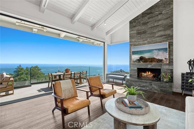 Laguna Beach, CA 92651,31452 Holly DR