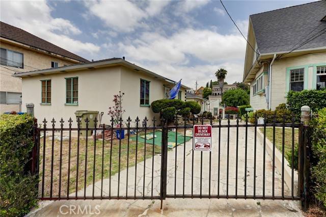 Los Angeles, CA 90026,717 -723 E Kensington RD