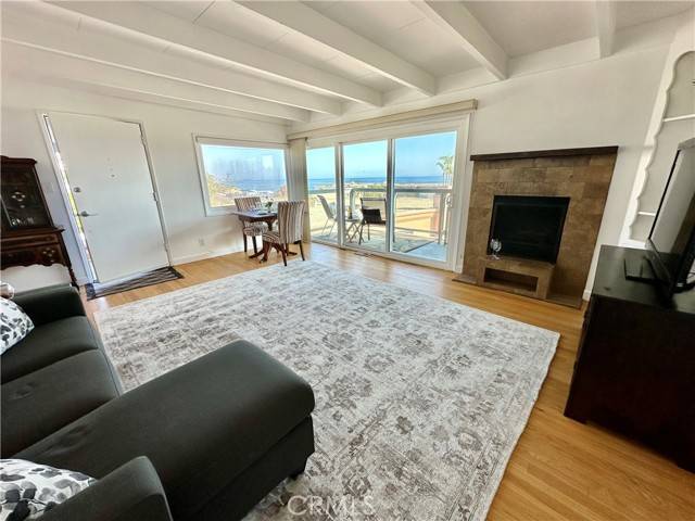 Laguna Beach, CA 92651,691 Cliff DR